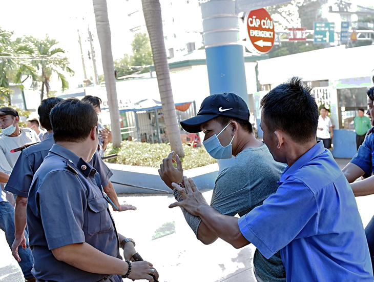 Ngăn chặn 'hổ báo' ở bệnh viện: cần mạnh tay hơn - Ảnh 1. bệnh viện - Ảnh 1.
