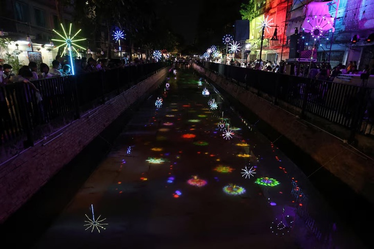 lễ hội hoa đăng - Ảnh 3.