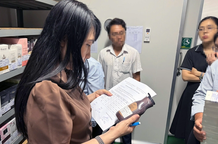 Kiểm tra đột xuất một nhà máy sản xuất sản phẩm cho công ty chồng Đoàn Di Băng - Ảnh 1.