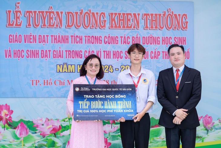 Tiếp bước hành trình - Ảnh 2.