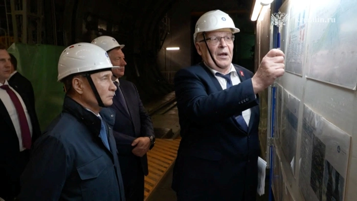 Tổng thống Putin thăm vùng Kursk, yêu cầu tăng cường rà phá bom mìn - Ảnh 5. Kursk - Ảnh 4.