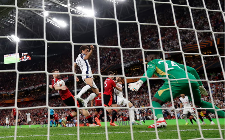 Thua chung kết Europa League, ngôi sao Man United công khai đòi rời đội - Ảnh 2.