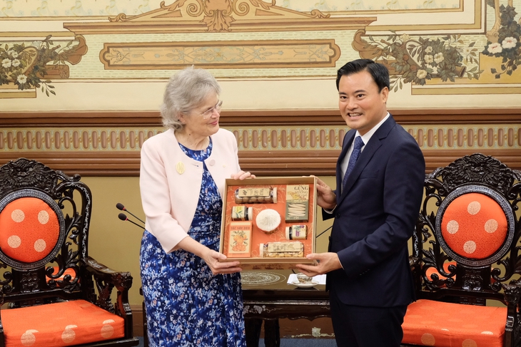 TP.HCM mời gọi bang Nam Úc tăng cường hợp tác - Ảnh 1. TP.HCM mời gọi bang Nam Úc tăng cường hợp tác - Ảnh 1.