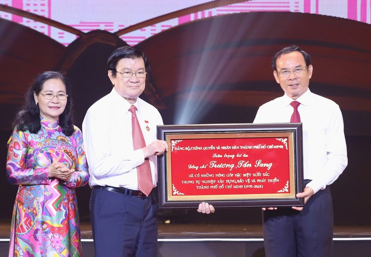 Những huyền thoại đi ra từ bão lửa - Ảnh 2.
