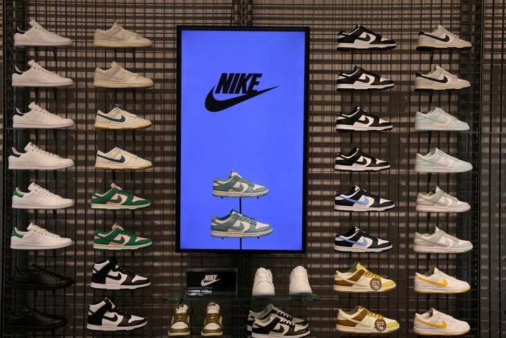 CNBC: Nike tăng giá nhiều mặt hàng từ 2-10 USD ngay trong tuần này - Ảnh 1. Nike - Ảnh 1.