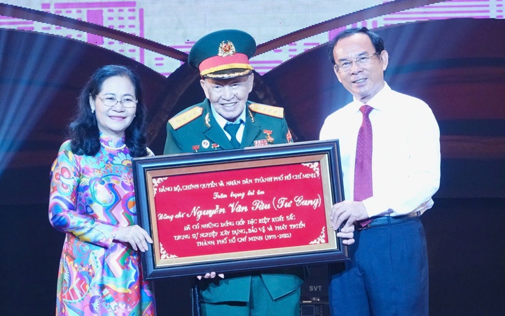 Những huyền thoại đi ra từ bão lửa - Ảnh 3.