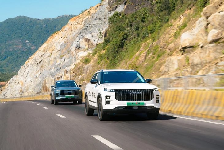 Tin tức giá xe: Omoda C5 và Jaecoo J7 giảm tới 90 triệu đồng - Ảnh 2.