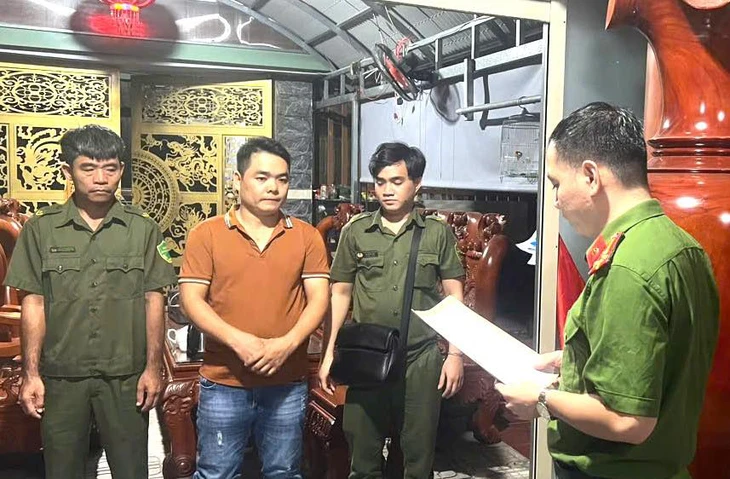 bắt khẩn cấp - Ảnh 1.
