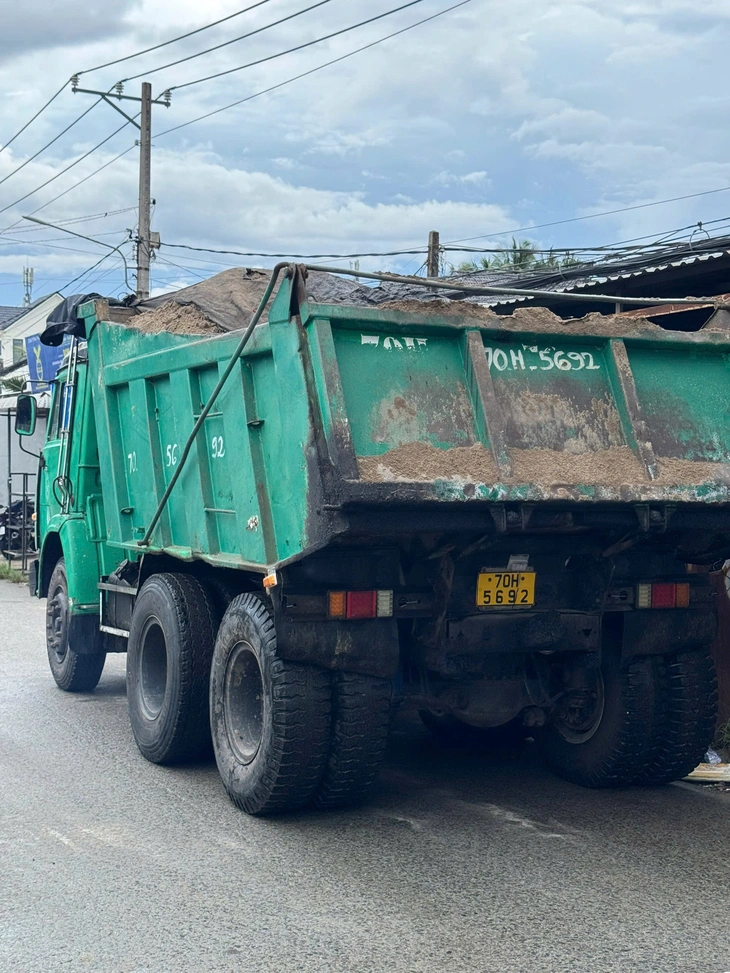Xe ben 24 tấn làm sập cầu tải trọng 5 tấn ở Cần Thơ - Ảnh 3.