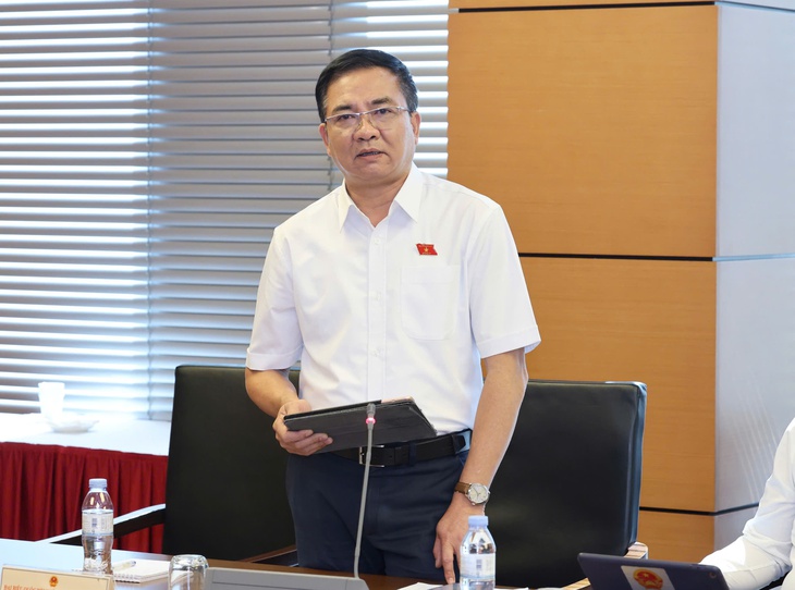 Đại biểu Quốc hội: Cha mẹ khá giả tự nguyện từ chối hỗ trợ, miễn học phí, được không? - Ảnh 2.