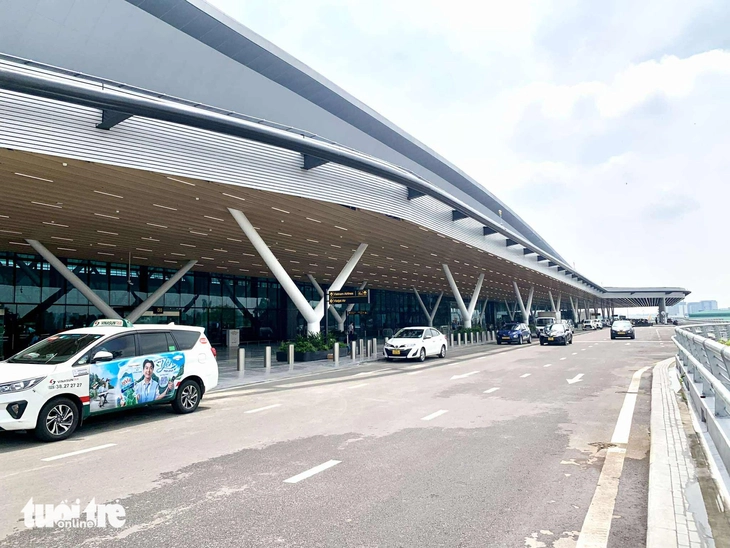 Cách đi nhà ga T3 Tân Sơn Nhất không bị ‘lạc lối’, nơi gửi xe, đón taxi… Cách đi nhà ga T3 Tân Sơn Nhất không bị ‘lạc lối’, nơi gửi xe, đón taxi…