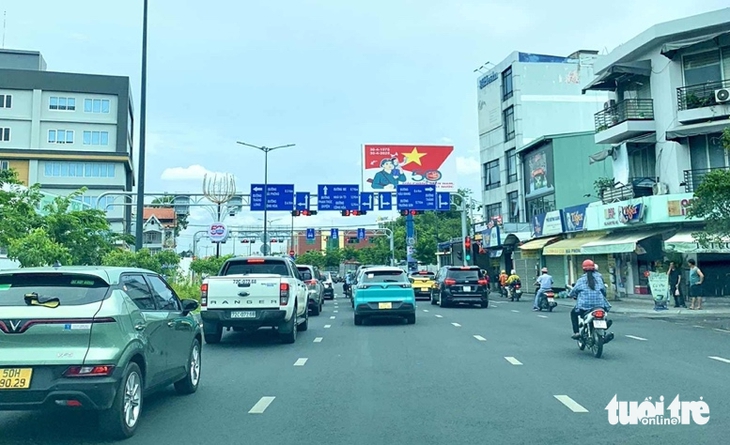 Cách đi nhà ga T3 Tân Sơn Nhất không bị 'lạc lối', nơi gửi xe, đón taxi... - Ảnh 4.