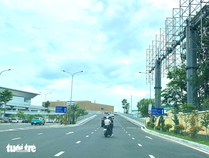 Cách đi nhà ga T3 Tân Sơn Nhất không bị 'lạc lối', nơi gửi xe, đón taxi... - Ảnh 7.