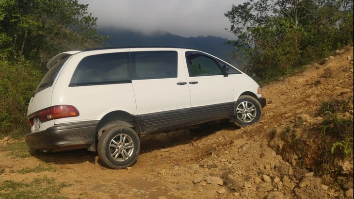 Toyota Previa - Ảnh 8.