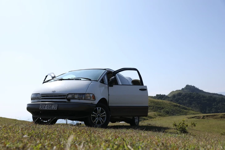 Toyota Previa - Ảnh 13.