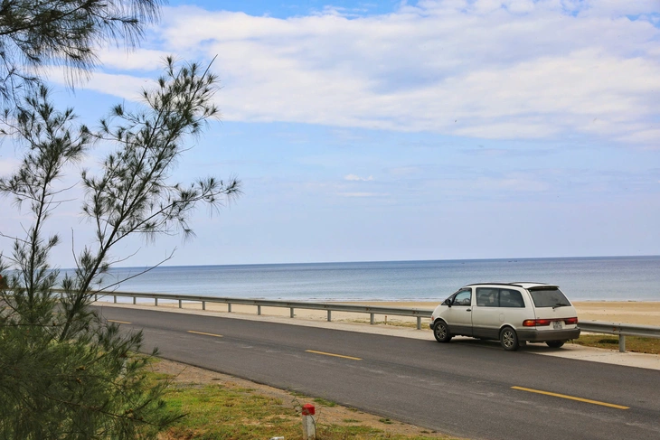 Toyota Previa - Ảnh 15.