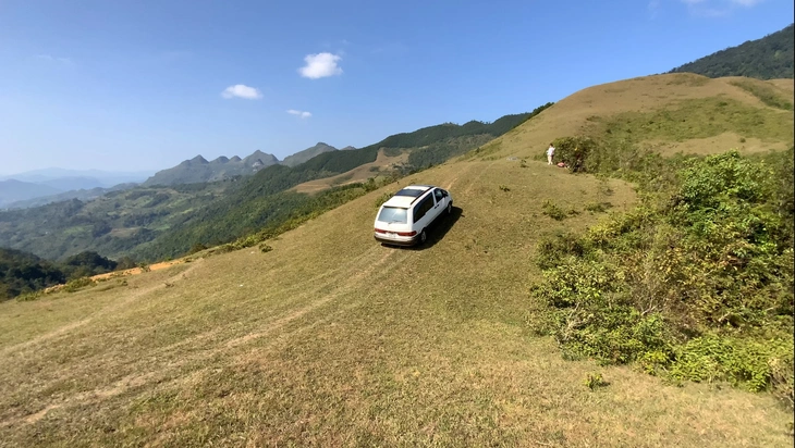 Toyota Previa - Ảnh 9.