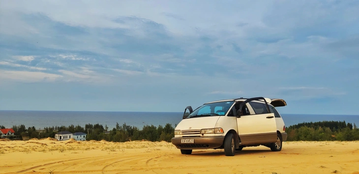 Toyota Previa - Ảnh 7.
