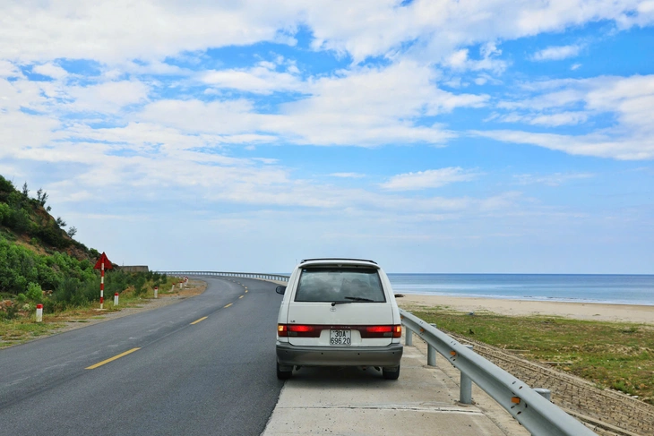 Toyota Previa - Ảnh 16.