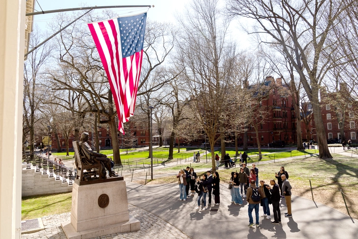 Tin tức thế giới 23-5: Harvard bị chặn tuyển sinh quốc tế; Nga bác tin đàm phán hòa bình tại Vatican - Ảnh 1.