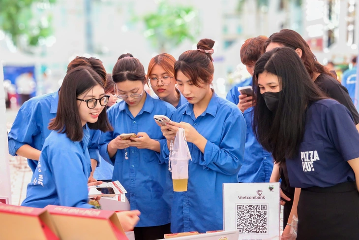 Doanh nghiệp mong sinh viên 'chủ động' khi phỏng vấn - Ảnh 2. doanh nghiệp - Ảnh 2.