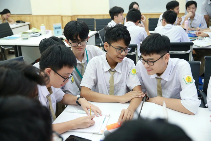 Tự học không có nghĩa là tự bơi - Ảnh 1. tự học - Ảnh 1.