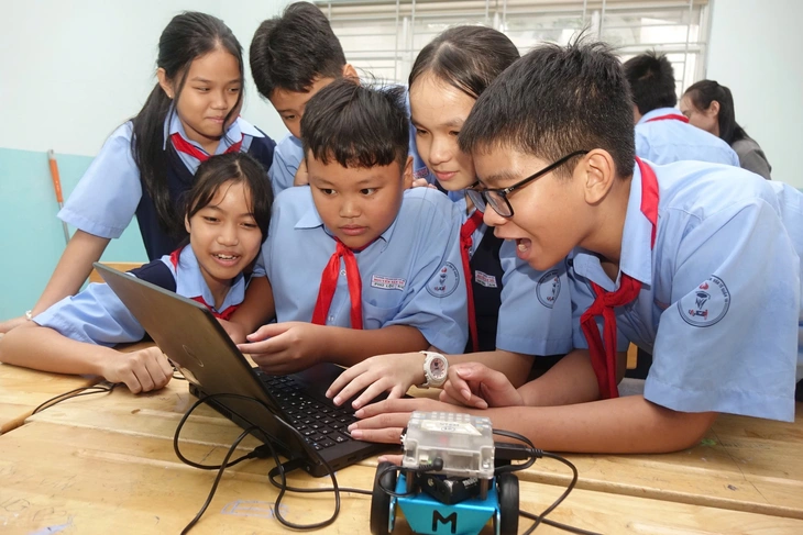 8 bước đăng ký tuyển sinh đầu cấp vào trường đặc thù ở TP.HCM, bắt đầu từ ngày mai - Ảnh 1.