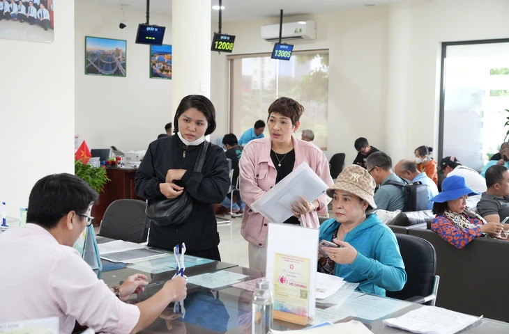 cán bộ dôi dư - Ảnh 1.