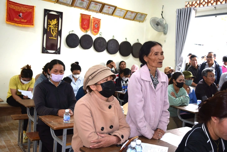 Lần đầu tiên chủ tịch tỉnh Lâm Đồng đối thoại với người dân tại 'điểm nóng' Ta Hoét - Ảnh 3.