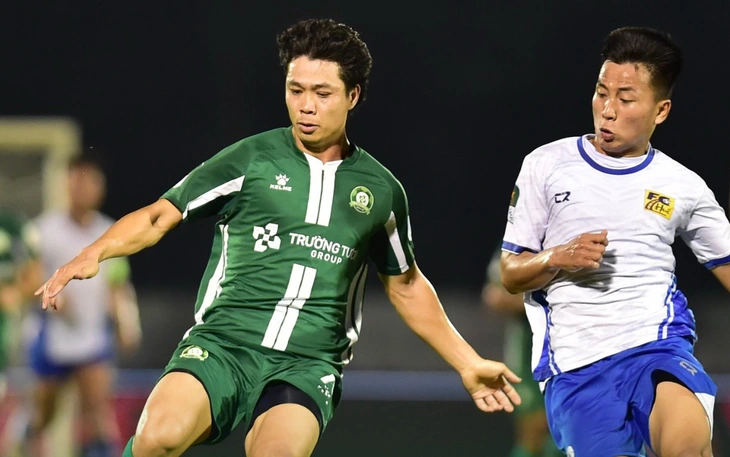 Cầu thủ Việt kiều Bùi Alex hội quân U22 Việt Nam - Ảnh 2.