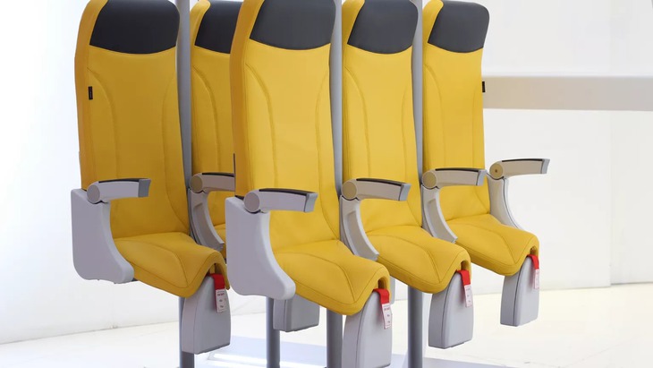 Hãng hàng không Ryanair bác tin bán vé ghế đứng - Ảnh 1. hàng không - Ảnh 1.