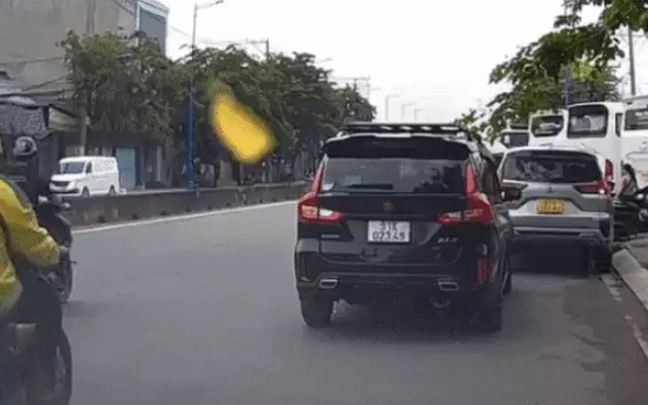 'Tôi từng bị tai nạn do tài xế mở cửa xe bất cẩn, mặt biến dạng đến mức xuất nhập cảnh khó khăn' - Ảnh 4.
