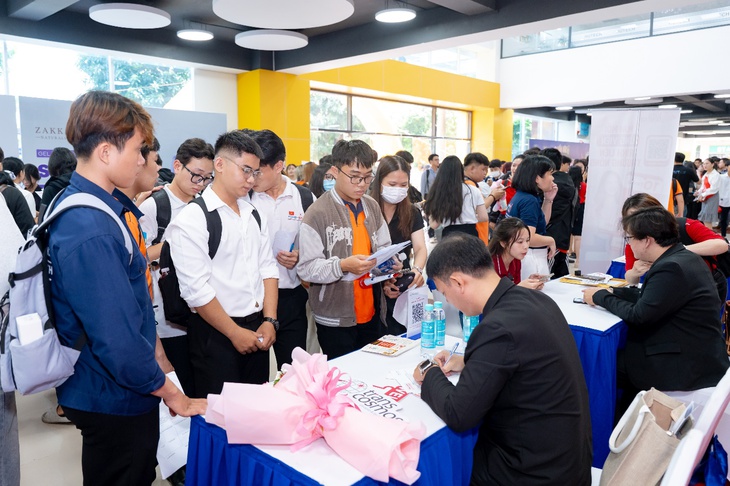 Cơ hội việc làm từ doanh nghiệp đa quốc gia tại HUTECH International Job Fair - Ảnh 1.