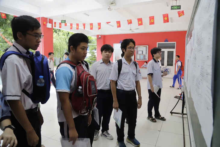 lớp 10 - Ảnh 3.