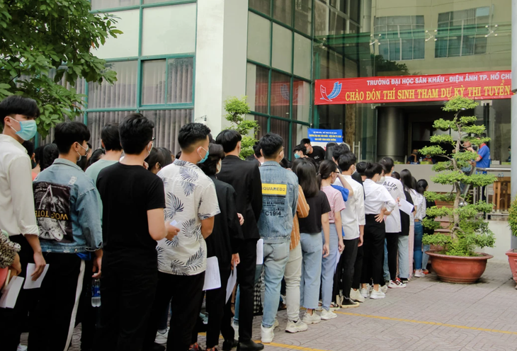 Thanh tra Bộ Giáo dục xử phạt 2 trường đại học ở TP.HCM vi phạm tuyển sinh - Ảnh 3.