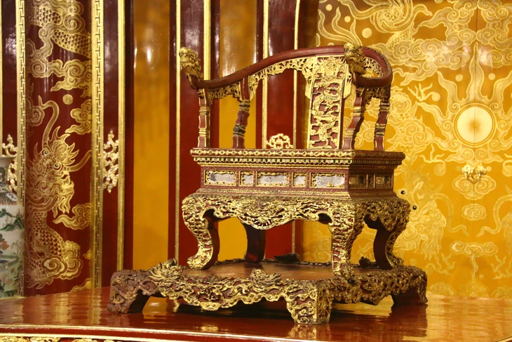 Vụ ngai vàng bảo vật quốc gia bị phá hoại: Yêu cầu xử lý trách nhiệm cá nhân, tổ chức liên quan - Ảnh 1.
