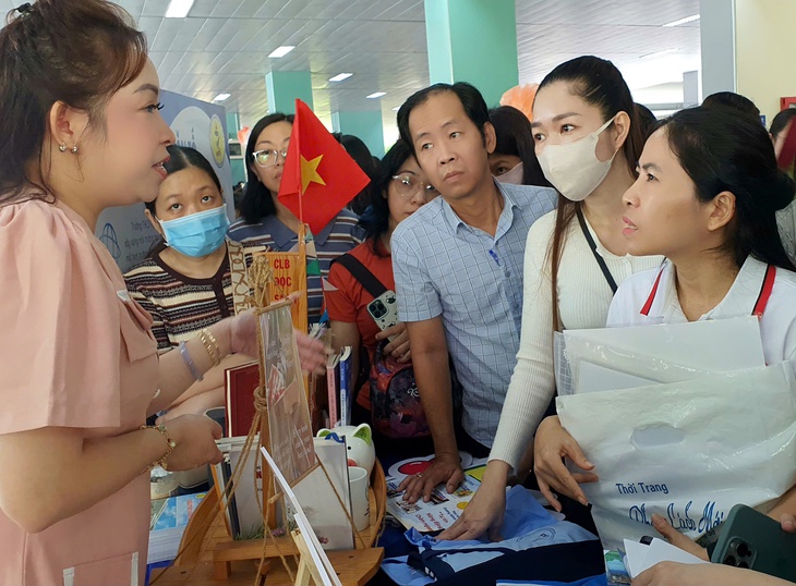 Ngày hội tuyển sinh đầu cấp ở quận 10 - Ảnh 5.