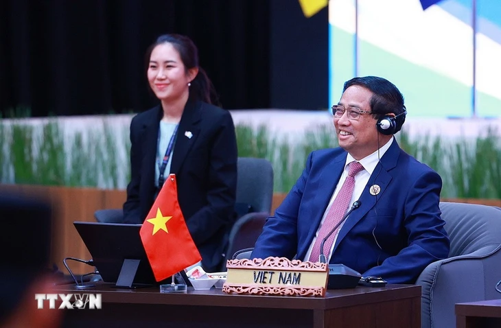 Thủ tướng nhắn nhủ: - Ảnh 1. Thủ tướng: Doanh nghiệp là trái tim của tăng trưởng ASEAN - Ảnh 3.