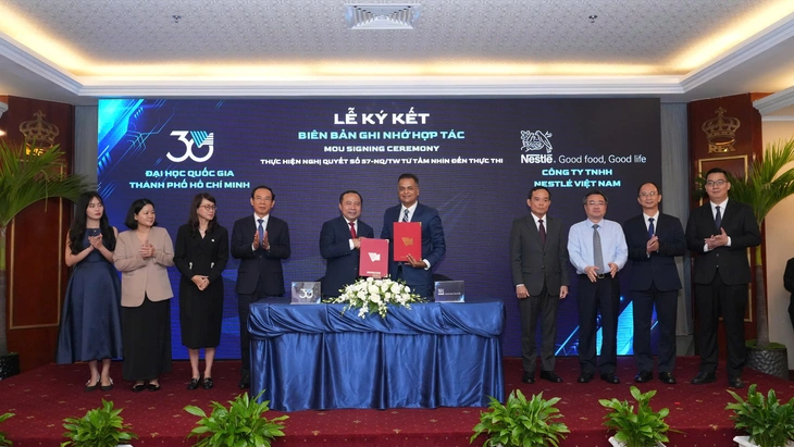 Nestlé Việt Nam ký kết hợp tác với ĐH Quốc gia TP.HCM - Ảnh 1.