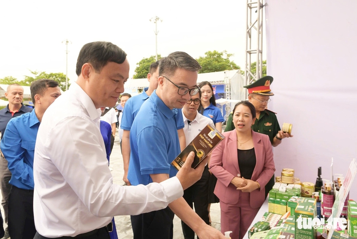 Sôi nổi ngày hội 'Thanh niên công nhân - Lan tỏa năng lượng tích cực' - Ảnh 2.
