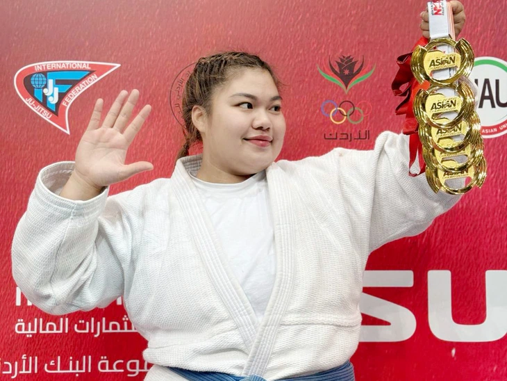 Võ sĩ jujitsu Thanh Trúc tỏa sáng với 5 huy chương vàng châu Á - Ảnh 4. Võ sĩ jujitsu Thanh Trúc tỏa sáng với 5 huy chương vàng châu Á - Ảnh 4.