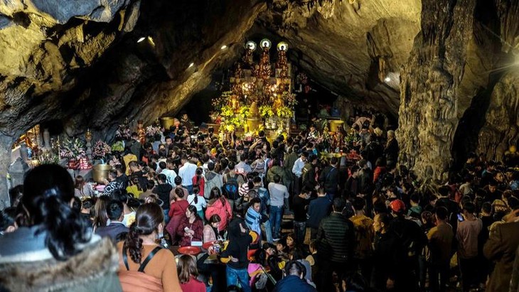 lễ hội Chùa Hương - Ảnh 1.