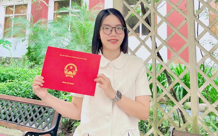 Hành trình vượt "bóng tối" của lập trình viên khiếm thị - Ảnh 2.