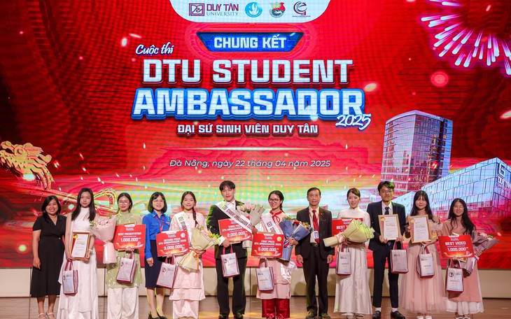 Sinh viên Duy Tân đạt 21 giải thưởng tại Graphis New Talent Awards 2025 - Ảnh 5.