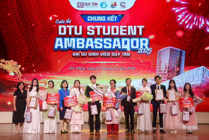 3 đại sứ sinh viên ĐH Duy Tân 2025 tài năng - Ảnh 1.