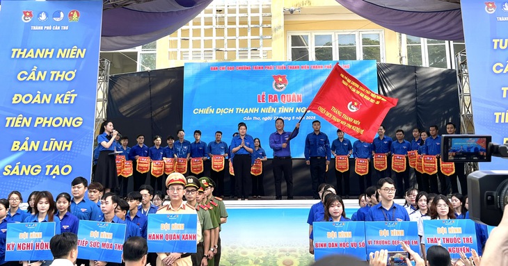 Cần Thơ ra quân chiến dịch tình nguyện hè với 10 đội hình chuyên biệt - Ảnh 1.