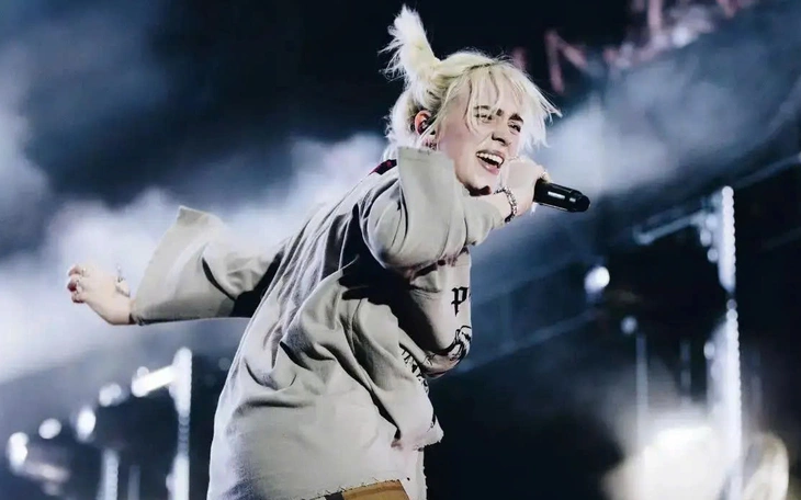 Billie Eilish kêu gọi giới tỉ phú: 'Hãy đem tiền của mình đi làm từ thiện đi' - Ảnh 4.