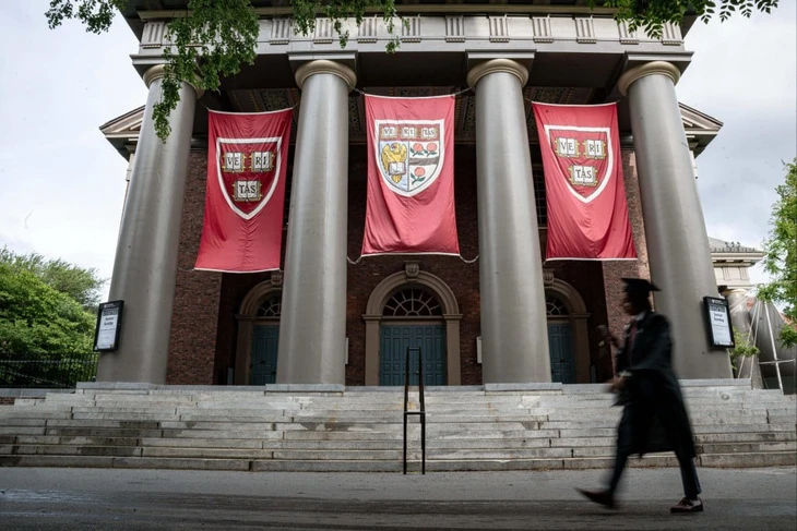 Nhật Bản kêu gọi tiếp nhận sinh viên Harvard từ Mỹ - Ảnh 1.