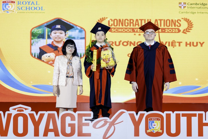 Dấu ấn trưởng thành của học sinh Royal School tại lễ tổng kết 2025 - Ảnh 1.