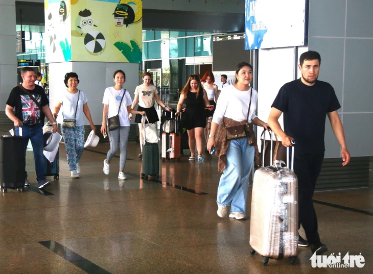 Khánh Hòa đón hơn 4,6 triệu lượt khách trong 5 tháng đầu năm, khách Nga đã trở lại - Ảnh 2. khách Nga - Ảnh 2.